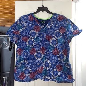 Landau Patterned Scrub Top